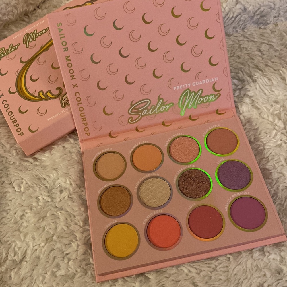 Sailor moon x colourpop powder palette - Picture 3 of 4